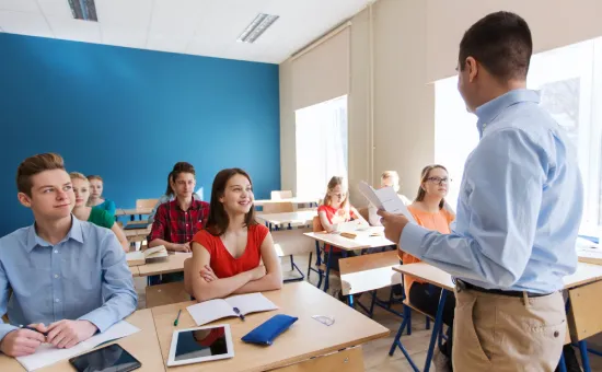 Estudiantes en el aula de la Universidad César Vallejo