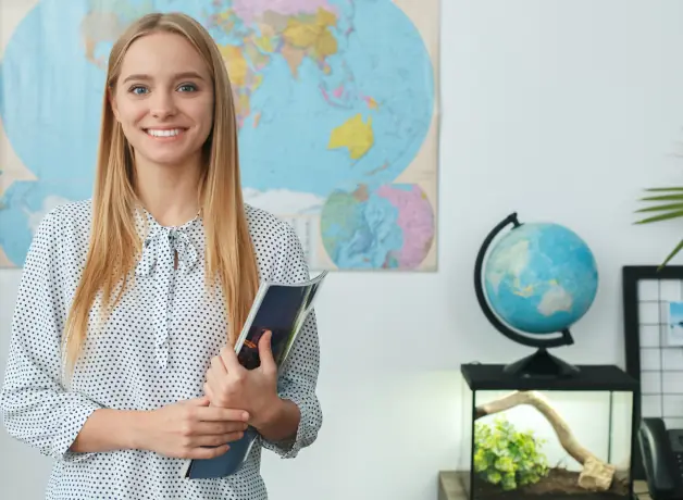 Hotelería y turismo: enfoque, demanda y oportunidades laborales Estudiante con herramientas geográficas