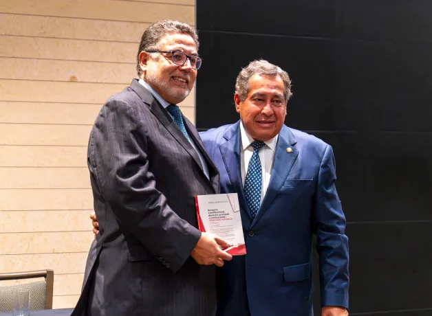 anibal-quiroga-presenta-libro-sobre-derecho-constitucional anibal-quiroga-presenta-libro-sobre-derecho-constitucional