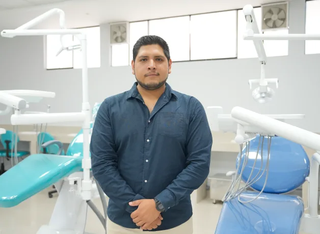 estudiante-de-estomatologia-presenta-investigacion